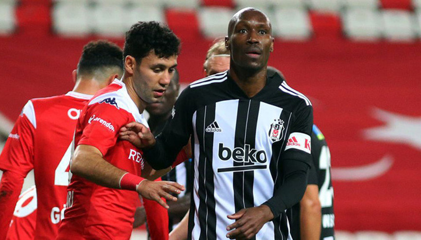 Antalyasporda Hakan Özmertten Beşiktaş maçı sonrası hakem tepkisi