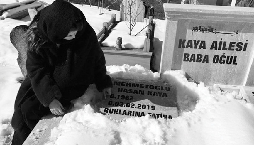 Seray Kaya yeni yaşını babasının mezarında geçirdi Kara kızın 30 oldu