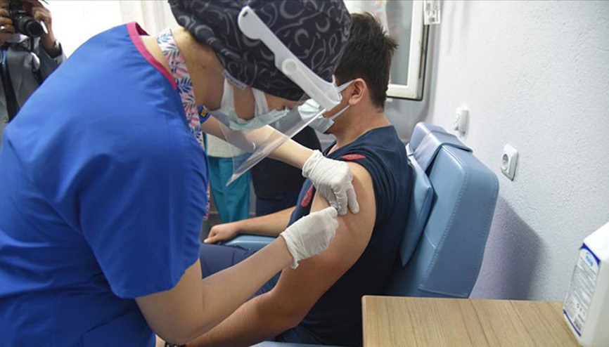 Kovid-19 aşısı yapılanların sayısı 2,5 milyonu geçti
