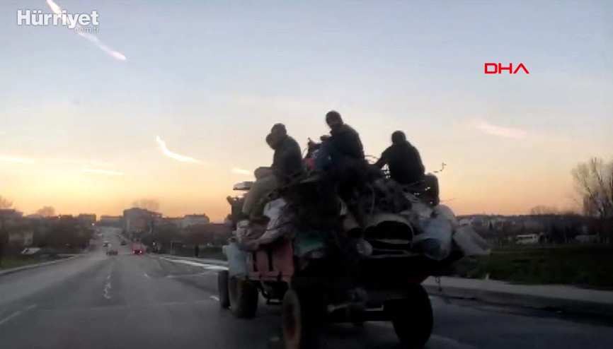 Kazaya davetiye çıkardılar İstanbul trafiğinden akılalmaz anlar...