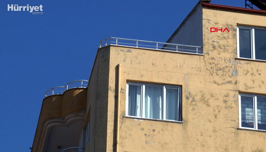 Apartmanın 8inci katından düşen Özgecan  öldü, erkek arkadaşı gözaltına alındı