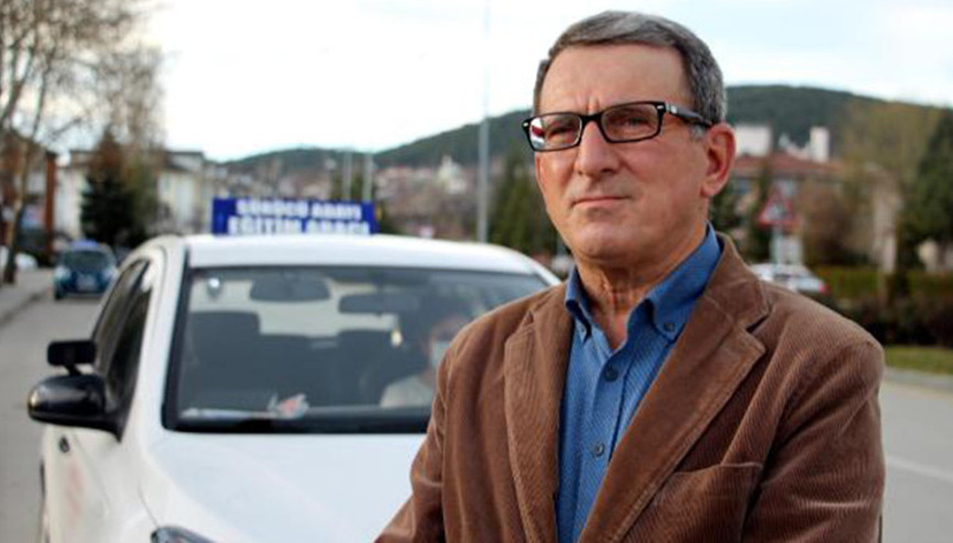 Ailesini kazada kaybetti, eğitmen olup sürücüleri yetiştirmeye başladı Ailesini kazada kaybetti, eğitmen olup sürücüleri yetiştirmeye başladı