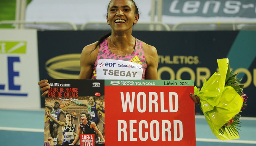 Kadınlar 1500 metrede dünya salon rekoru kırıldı Etiyopyalı Tsegay...