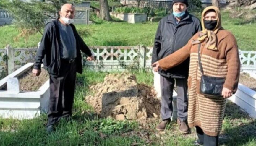 Sakaryada mezar taşları çalındı Sakaryada mezar taşları çalındı