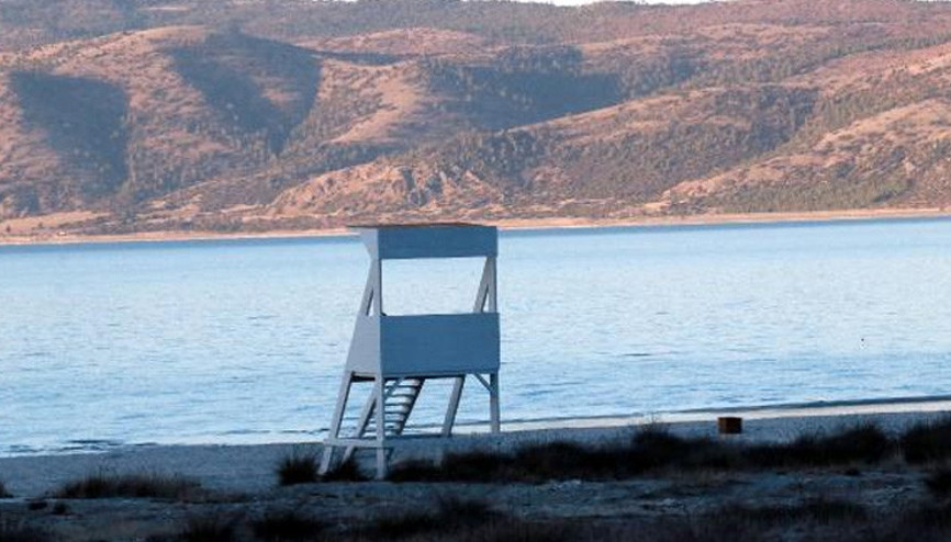 Salda Gölüne konteynerler konuldu, cankurtaran kulesi yerleştirildi