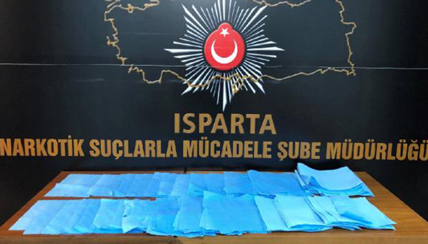 Uyuşturucuyu kağıt havluya emdirmişler