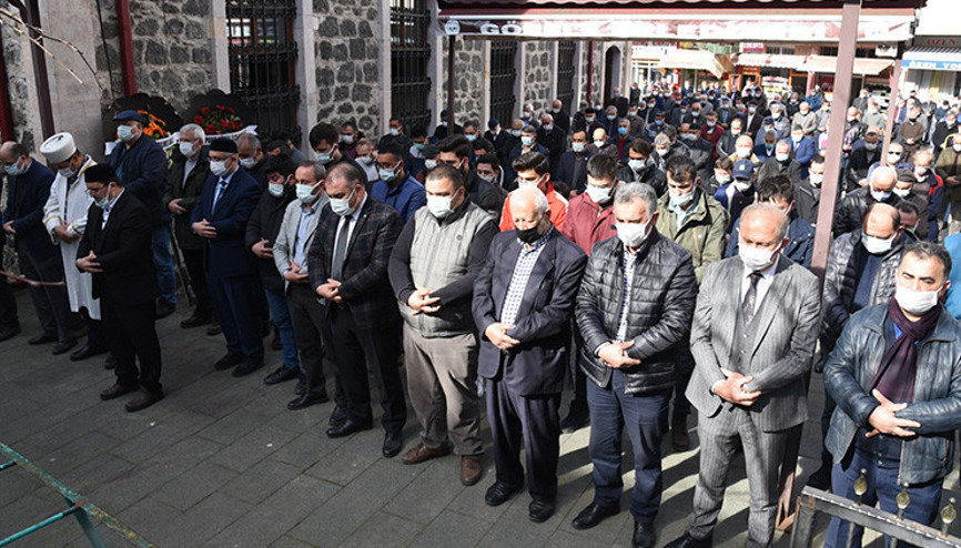 Giresunda acı olay Baba ve iki oğlu 24 gün içinde koronavirüsten öldü