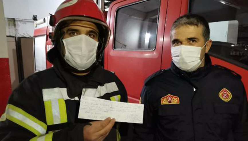 Amasyada çocuklardan itfaiyecilere duygulandıran not Amasyada çocuklardan itfaiyecilere duygulandıran not