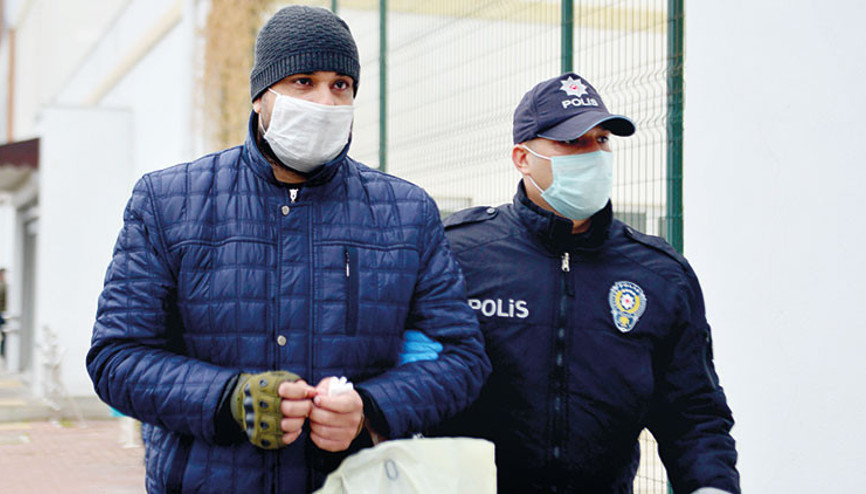 Patronunun içeceğine koronalı tükürük karıştırmıştı Yakalandı