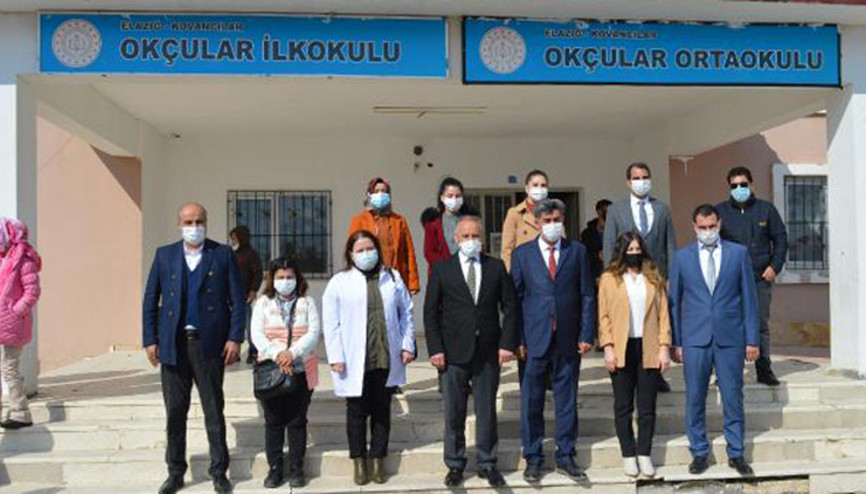 Elazığda köy okulları yüz yüze eğitime başladı, çocuklar badmintonla tanıştı