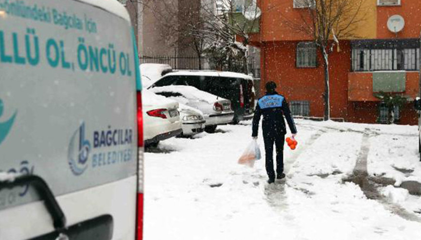 Kış şartlarında ihtiyaç sahiplerine gıda yardımı Kış şartlarında ihtiyaç sahiplerine gıda yardımı