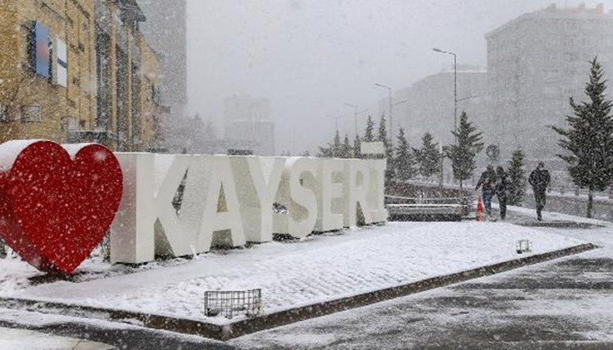 Kayseride kar yağışı etkili oldu