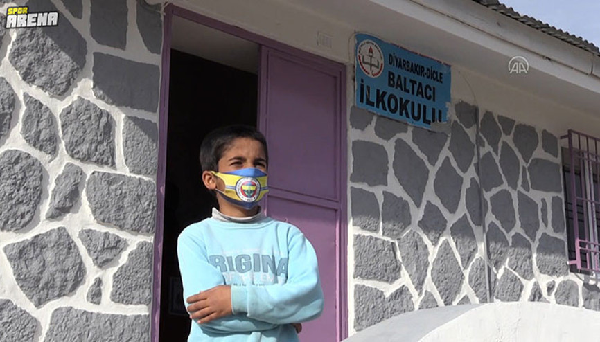 Diyarbakırlı çocuklar, Fenerbahçeli Mame Thiamı köylerine bekliyor