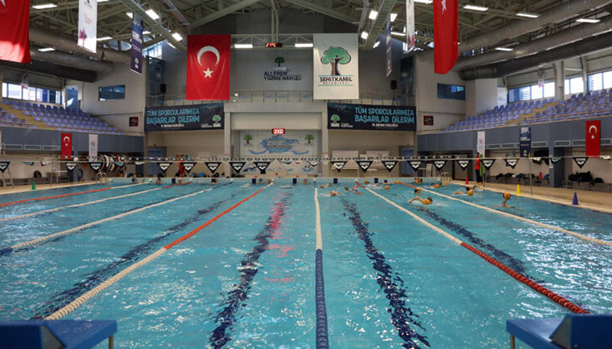 Denizi olmayan Gaziantepin 36 milli yüzücüsü bulunuyor