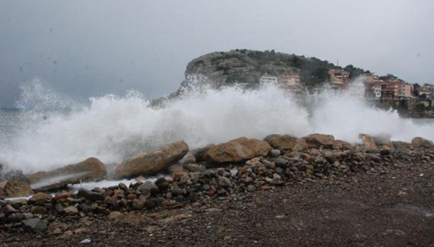 Amasrada rüzgar etkili oldu