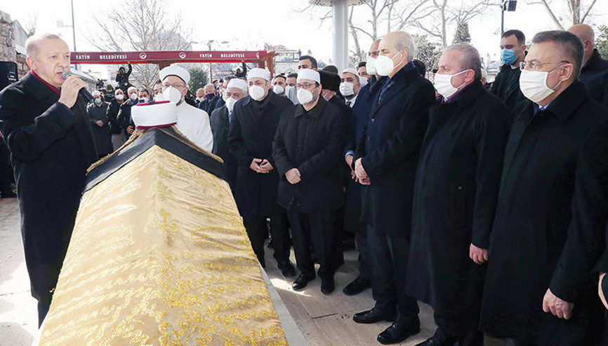 65 yıl görev yaptığı Fatih Camisi’ne defnedildi