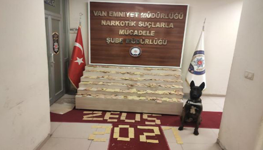 Vanda Zeusun bulduğu 23 kilo eroine 3 gözaltı