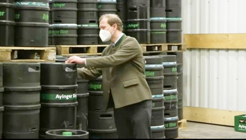 On binlerce litre birayı yüreğimiz yana yana döktük