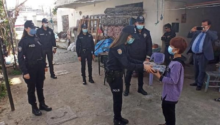 Polis olmak isteyen Tuğba’nın hayalini polis gerçekleştirdi Polis olmak isteyen Tuğba’nın hayalini polis gerçekleştirdi