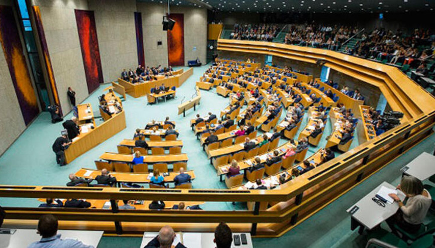 Hollanda Meclisi hükümetin 1915 olaylarını Ermeni Soykırımı olarak kabul etmesini istedi, Türkiyeden cevap gecikmedi