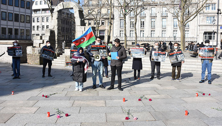 Hocalı katliamı 29’uncu yılında Köln Katedrali önünde protesto edildi