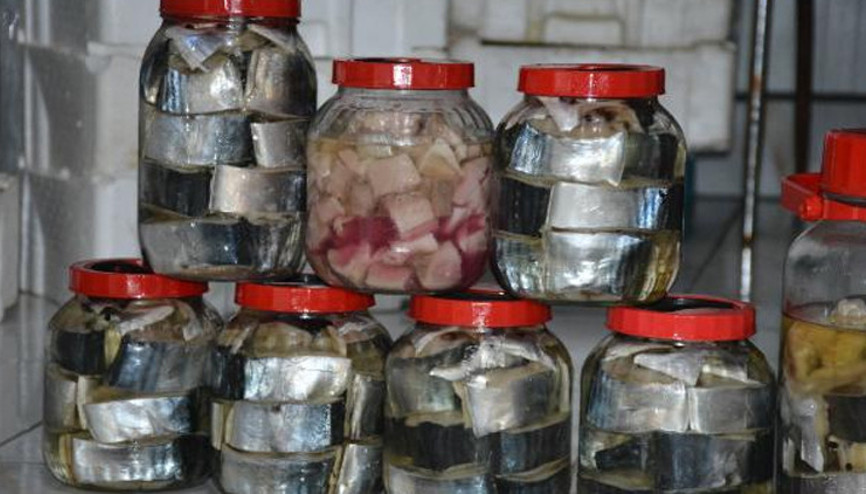 Kavanozu 350 liradan satılan lakerdaya yoğun talep