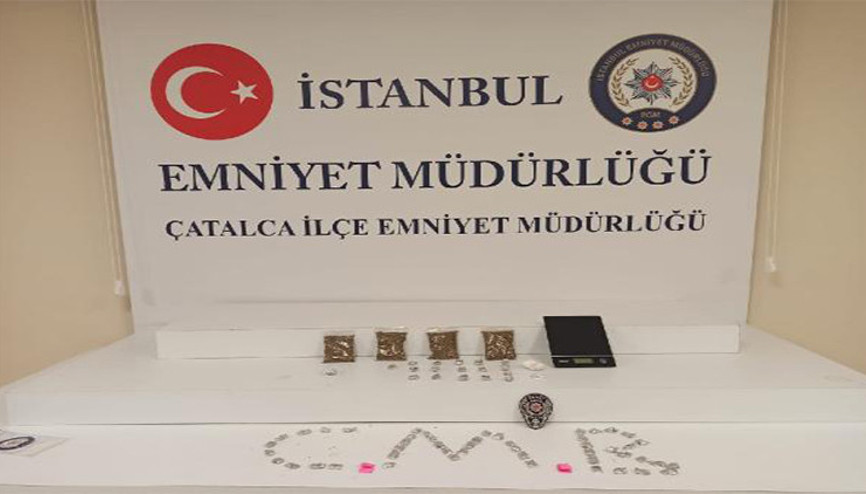 Çatalcada gece bekçileri şüphelendikleri 2 kişinin üzerinde uyuşturucu buldu Çatalcada gece bekçileri şüphelendikleri 2 kişinin üzerinde uyuşturucu buldu
