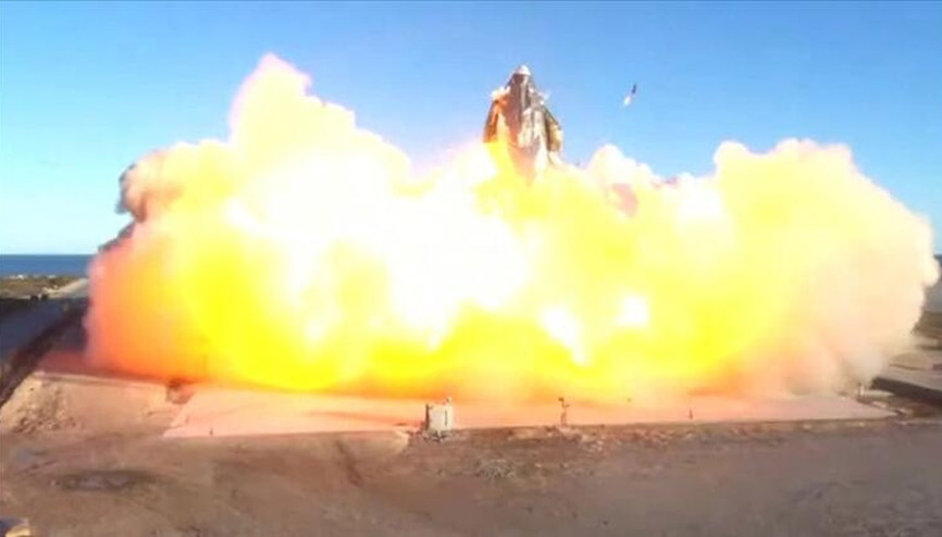 SpaceXin uzay aracı, inişten sonra patladı