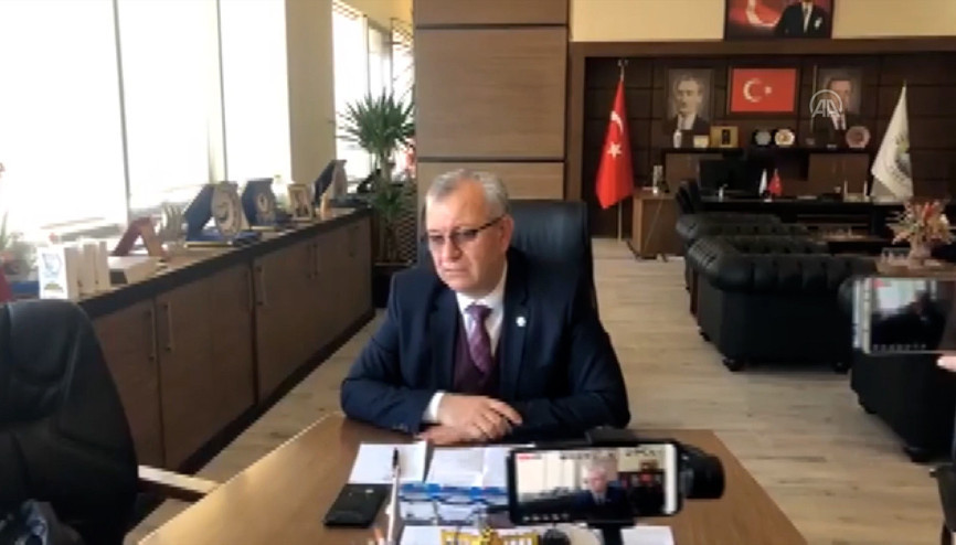 Keşan Belediye Başkanı Mustafa Helvacıoğlu,  vatandaşların gönüllü karantinaya girmelerini istedi