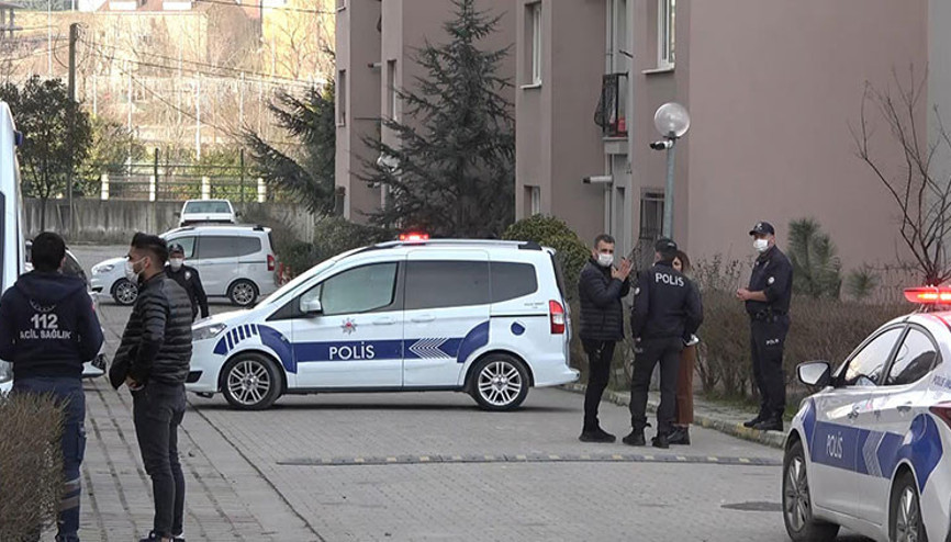 Arnavutköyde sıcak saatler Önce eşiyle çocuğunu rehin aldı, sonra kendini eve kapattı