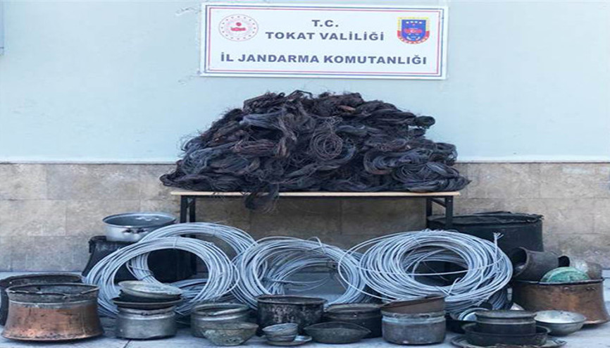 Tokatta çalıntı bakır kablo ve kazanları satmaya çalışan 4 şüpheli yakalandı
