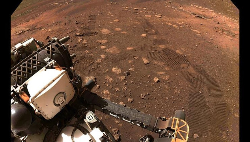 NASA paylaştı Perseverance uzay aracı Mars’ta ilk izlerini bıraktı