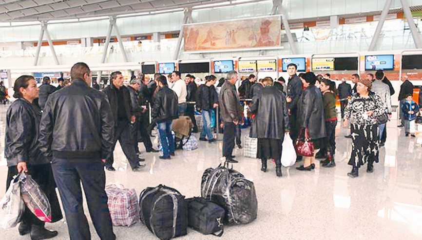 Krize giren Ermenistan’da halk göçmeye başladı