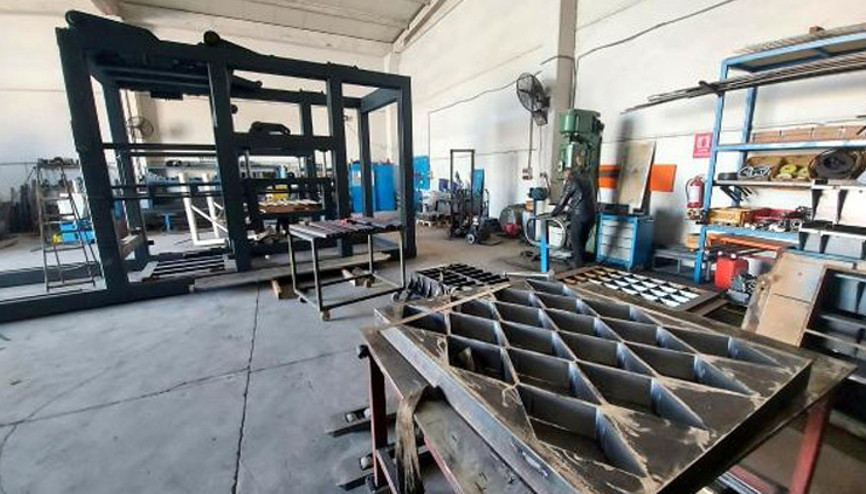 İcra memuru ile 2 katibin haciz oyunu