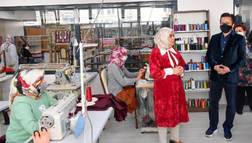 4 bin 300 kadın kent gönüllüsü ihtiyaç sahiplerine yardım ediyor