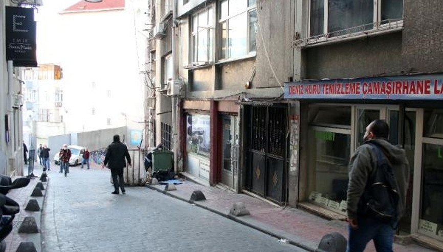 Beyoğlunda trans bireye tuz ruhuyla saldırı