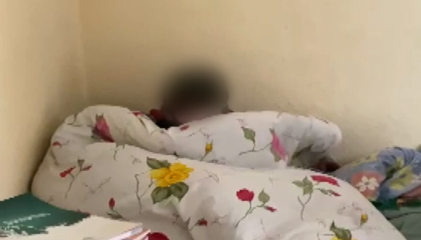 Esenyurtta eve giren hırsız battaniyenin altında yakalandı Esenyurtta eve giren hırsız battaniyenin altında yakalandı