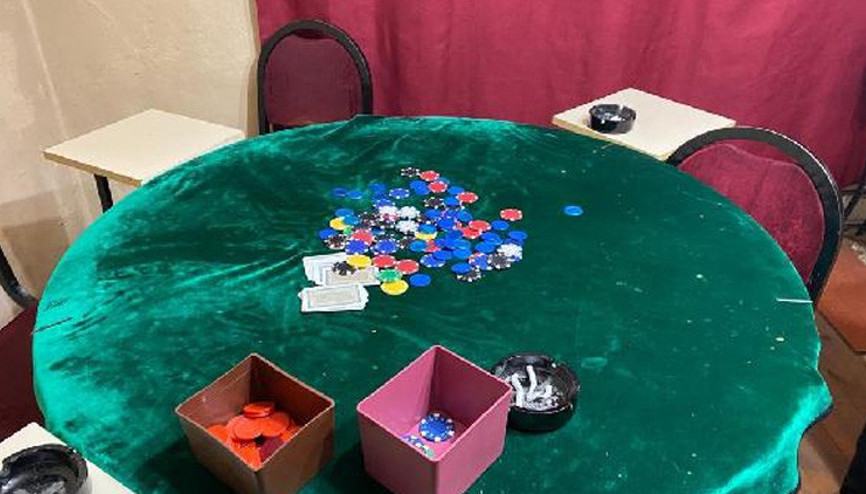 Kumarhaneye çevrilen eve polis baskını 21 kişi yakalandı