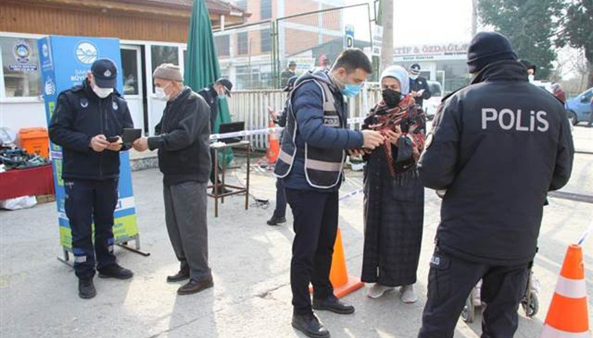 Kırmızı listedeki Sakaryada yeni kararlar Tedbirler arttırıldı, mağazalarda kampanya ve çekilişler yapılmayacak