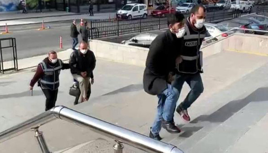 Telefon dolandırıcılarını buluşmaya çağırdığı parkta yakalattı Telefon dolandırıcılarını buluşmaya çağırdığı parkta yakalattı