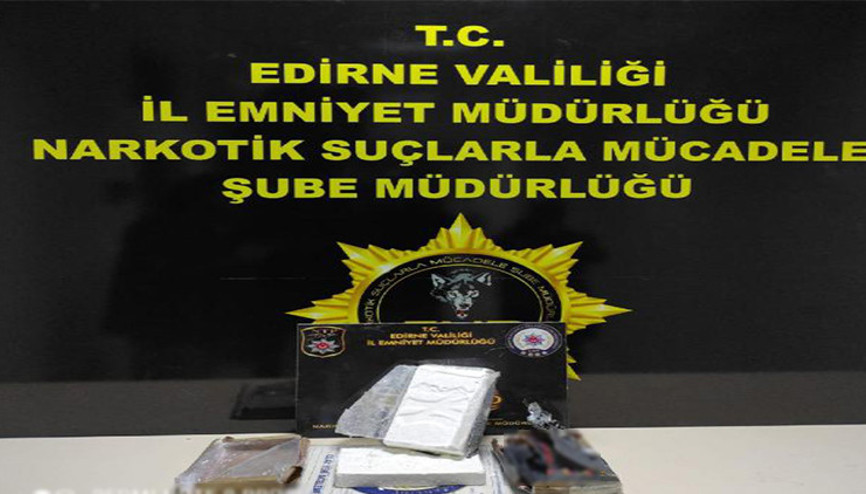 TIR sürücüsünün montunda 2 kilo kokain bulundu