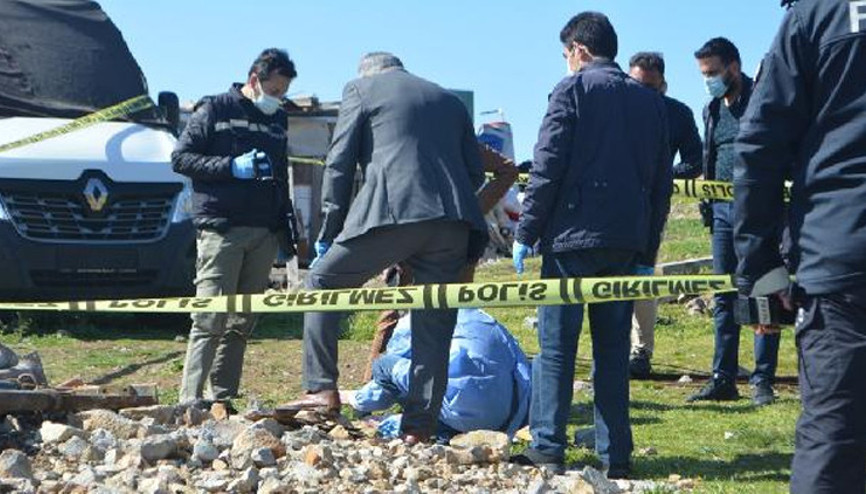 Ayvalıkta taş yığınlarının kenarında yeni doğan bebek cesedi