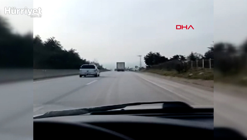 TIR faciasından saniyeler öncesi kamerada Roket gibi gidiyor...