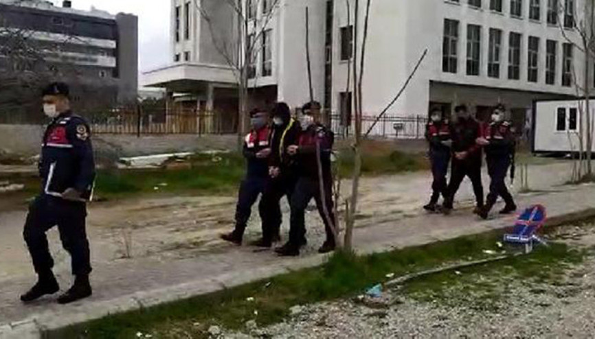 Motosikletle uyuşturucu sevkiyatında 2 şüpheliye gözaltı Motosikletle uyuşturucu sevkiyatında 2 şüpheliye gözaltı