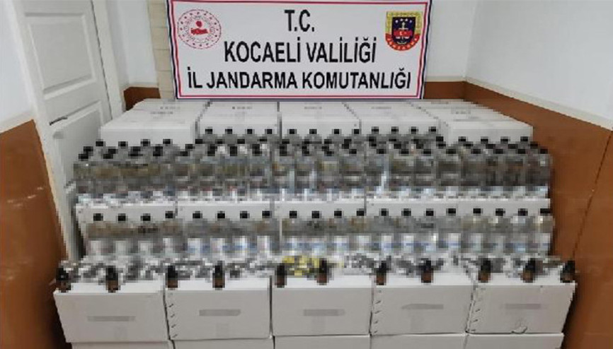 Araçta 480 litre etil alkol ele geçti