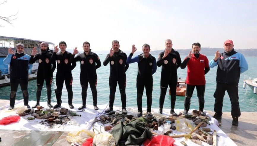 Daha temiz bir çevre için İstanbul Boğazı’na daldılar