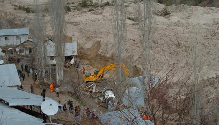 Heyelan felaketi: 15 kişi 16 yıldır toprağın altında Heyelan felaketi: 15 kişi 16 yıldır toprağın altında