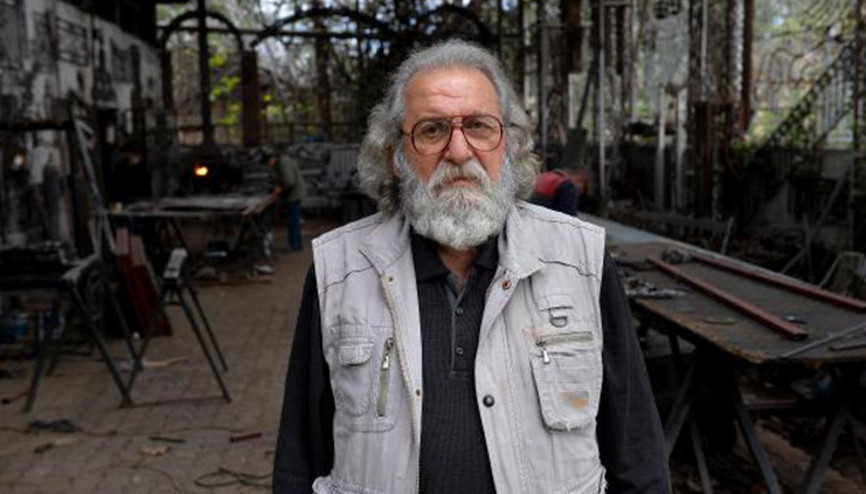 Demiri sanatla buluşturan usta, kendisine özgü figürleriyle dikkat çekiyor