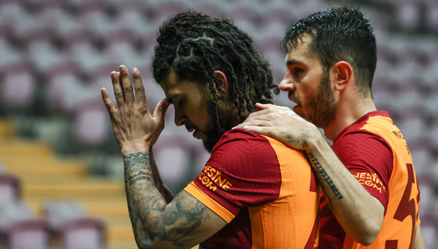 Galatasarayda 3 şok birden Yedlin, Luyindama ve Marcao...