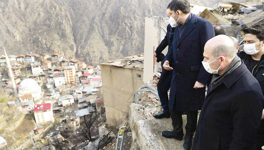 Bakanlar Artvin’de... 52 konutun yanması afet